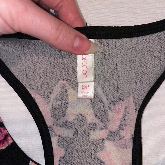 Bright floral top - Picture 4 of 5